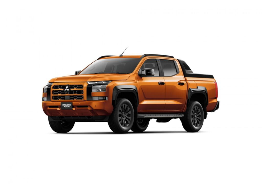 ALL-NEW TRITON MERAIH BINTANG 5 UJI TABRAK ANCAP